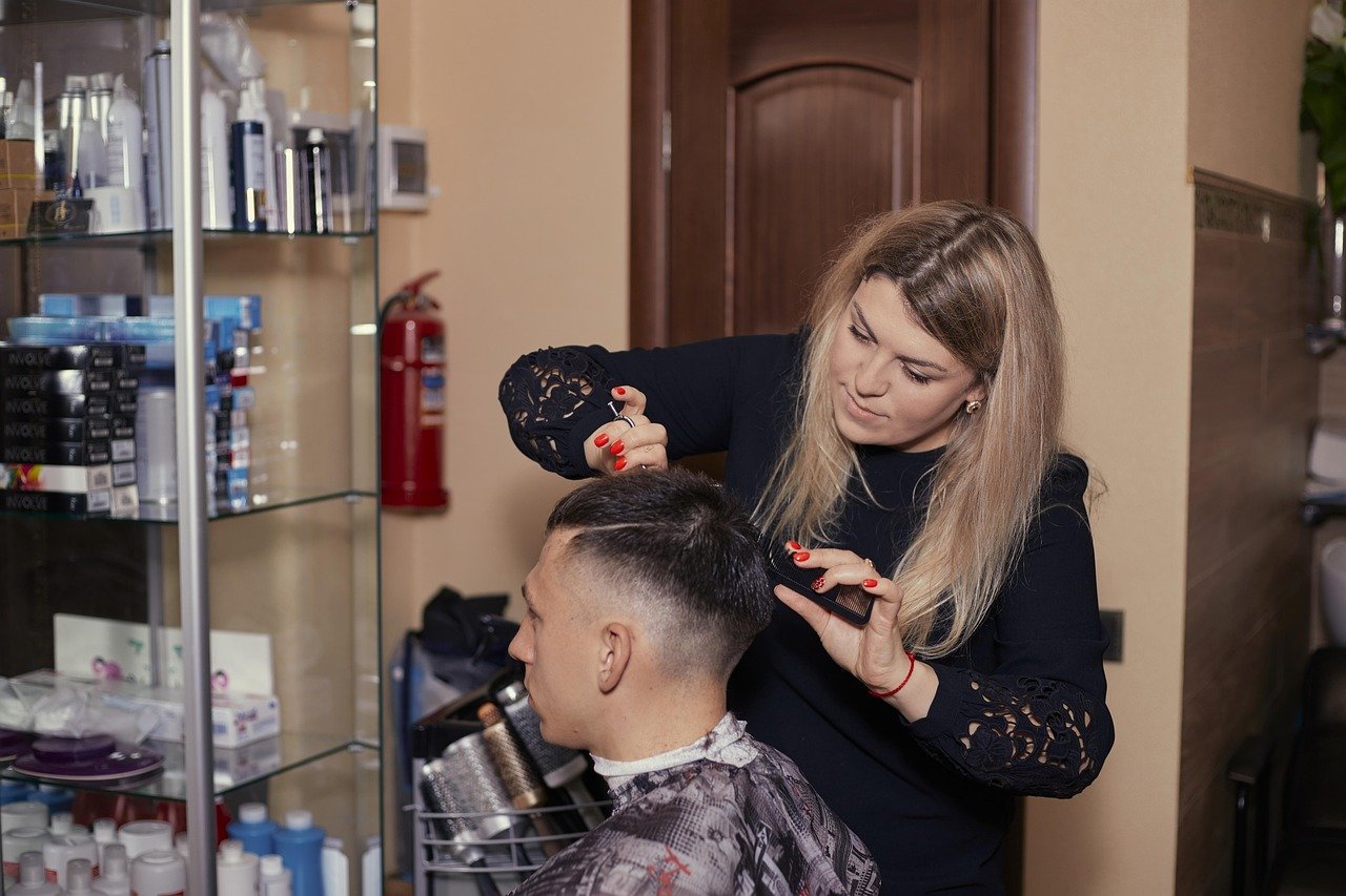 Kaip pasirinkti įrangą naujai grožio studijai ir išvengti dažniausių klaidų?